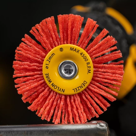 Щетка для дрели Denzel, 65 мм, Плоская, со шпилькой, нейлоновая щетина, 74433 купить в Надыме