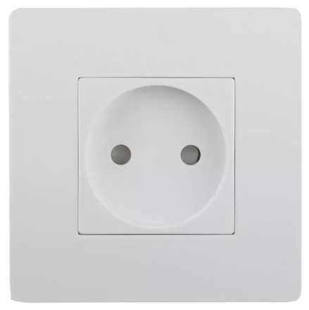 Розетка СВЕТОЗАР с защитой от детей SV-55241 купить в Надыме