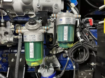 Дизельный генератор Vektor AD-70Y-T400 в шумозащитном кожухе с АВР купить в Надыме