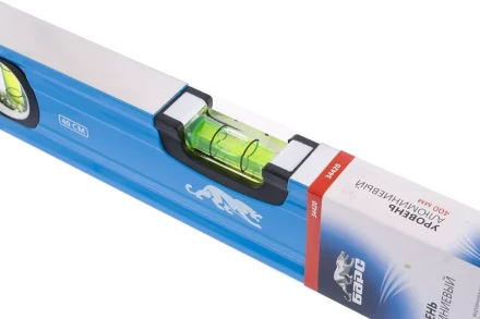 Уровень алюминиевый 400 мм профиль 1.6 мм фрезерованный ударопрочные заглушки 3 глазка БАРС 34420 купить в Надыме