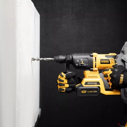 Бур по бетону Denzel, 12 x 160 мм, двойная спираль, три пылеотводящие кромки, 705023 купить в Надыме