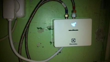 Проточный водонагреватель ELECTROLUX NPX 6 AQUATRONIC  DIGITAL 2 купить в Надыме