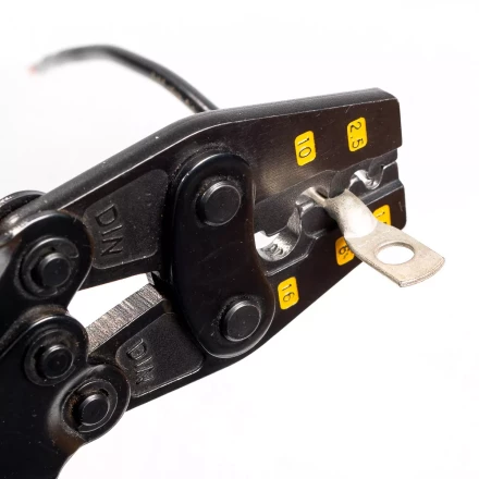 Пресс-клещи КВТ ПК-16у с матрицей для опрессовки неизолированных медных наконечников до 16 мм (64702) купить в Надыме