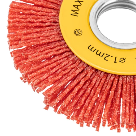 Щетка для УШМ, 100 мм, плоская, нейлоновая щетина, посадка 22,2 мм Denzel 74437 купить в Надыме