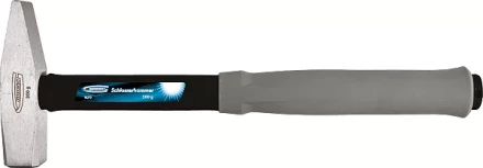 Молоток слесарный 600 г квадратный боек фибергласовая обрезиненная рукоятка GROSS 10277 купить в Надыме